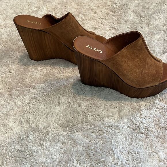 Aldo brown wedge.   Size 37. - Picture 3 of 8